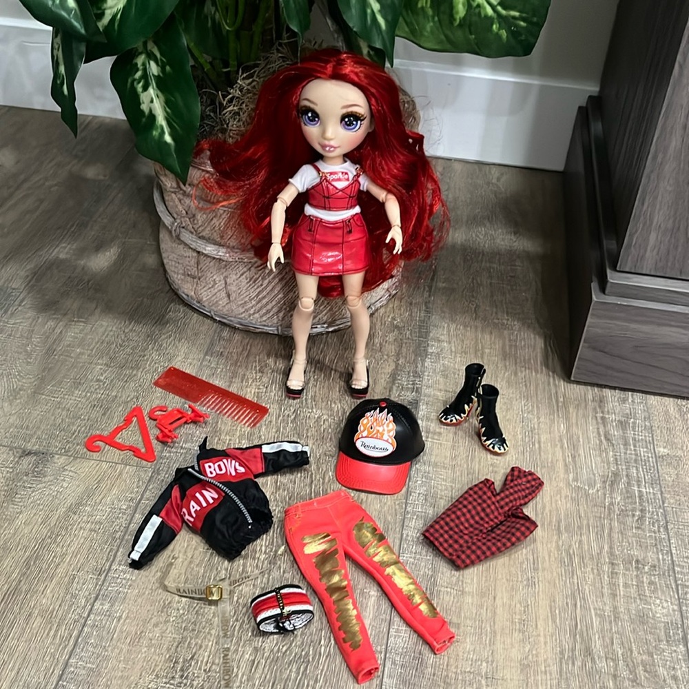 Rainbow Ruby Anderson/Red W/Clothes Fashion Doll W accessories